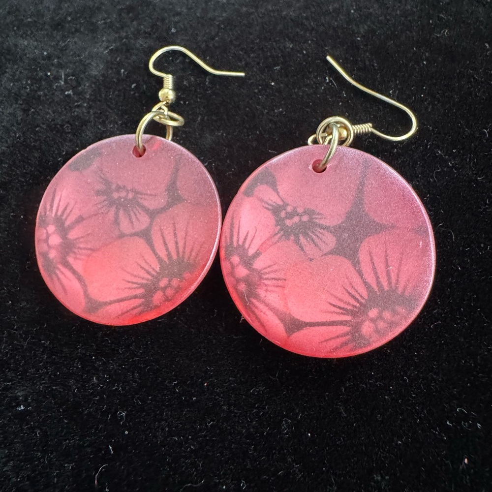 Lauren May Art Deco Resin Floral Red Earrings - Picture 3 of 3
